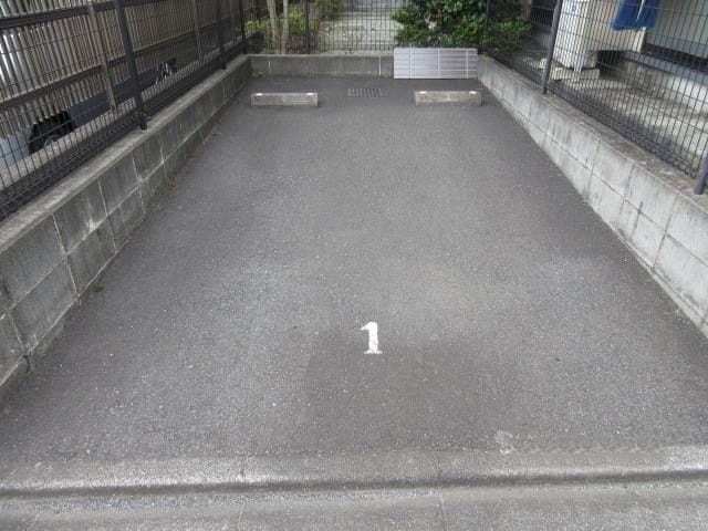 Room image 13