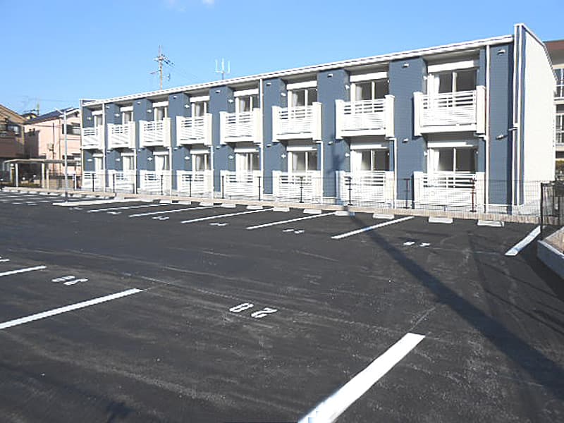 Main exterior of LEONEXT Smile