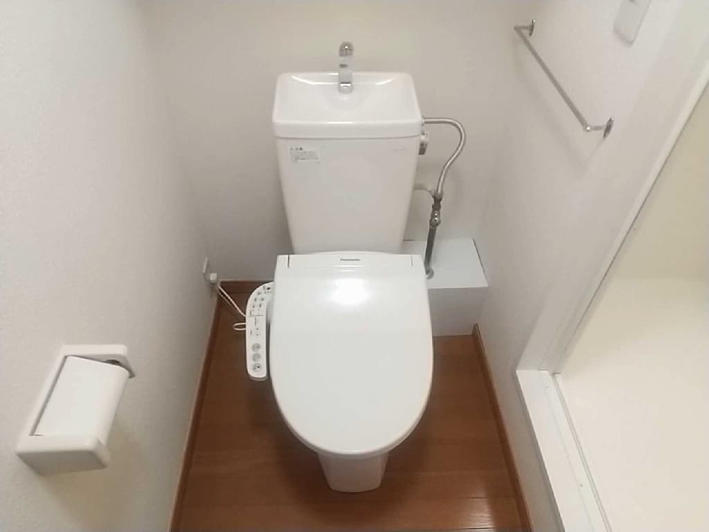 Room image 8