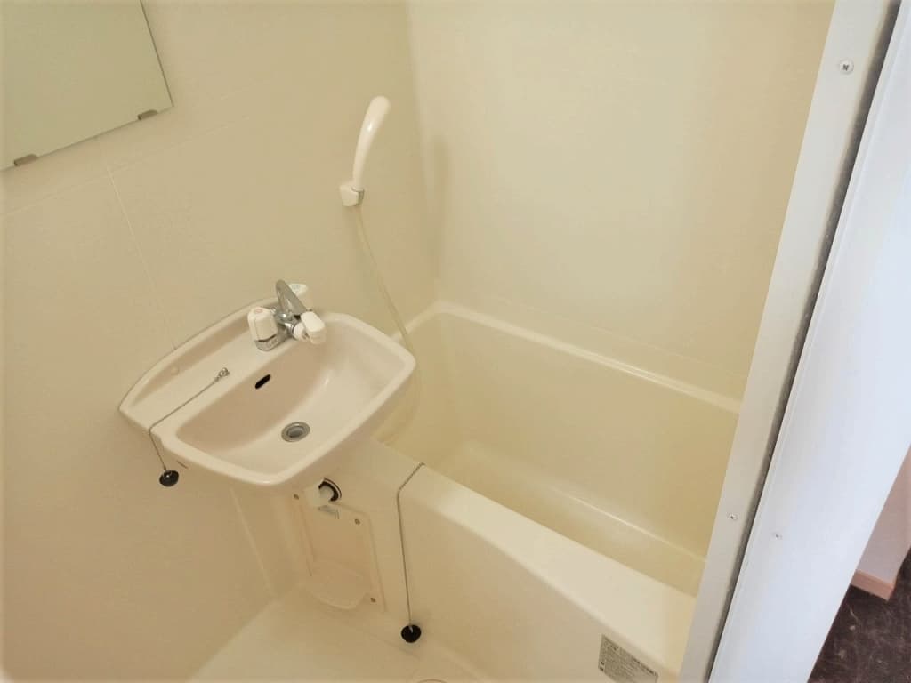 Room image 8