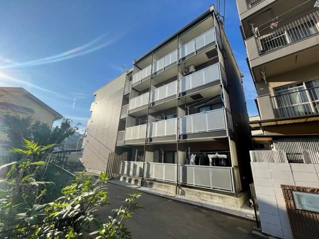 Main exterior of leopalace Sakura