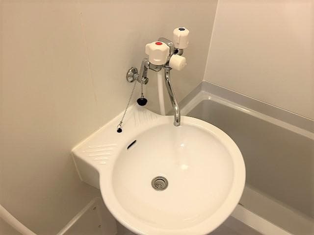 Room image 8