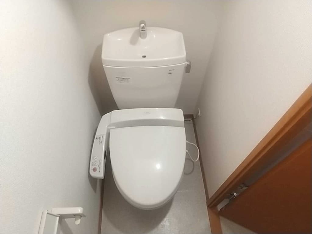 Room image 8