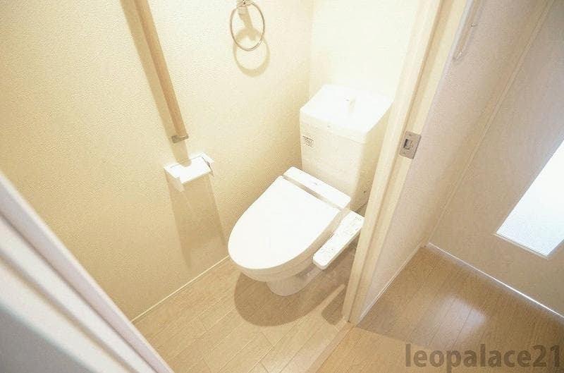 Room image 10