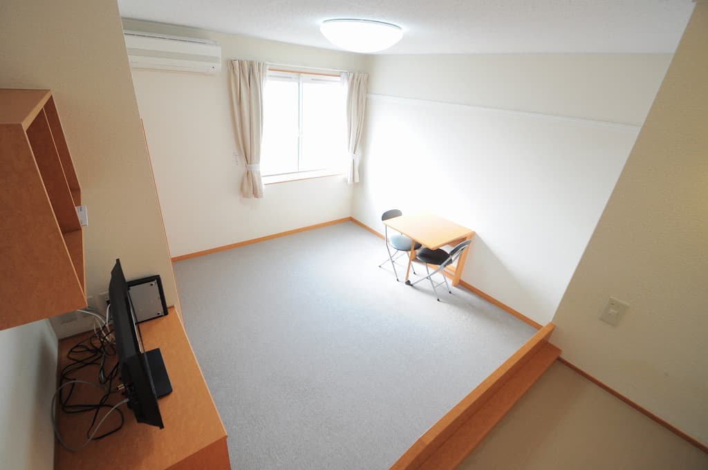 Room image 8