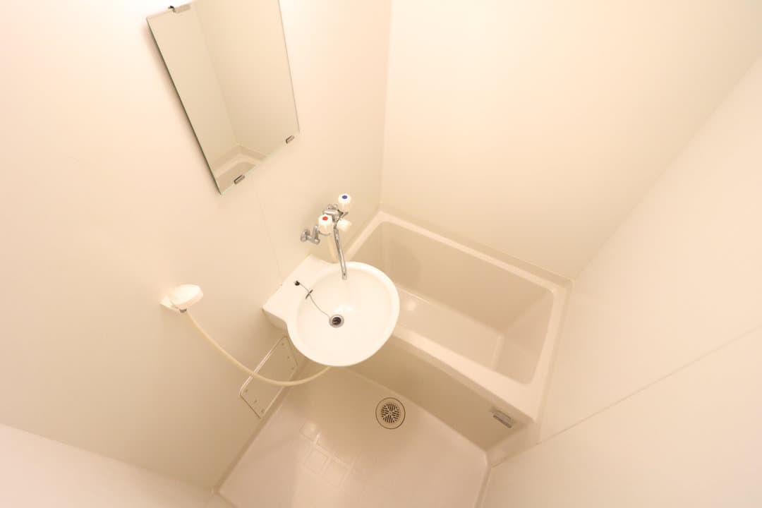 Room image 13