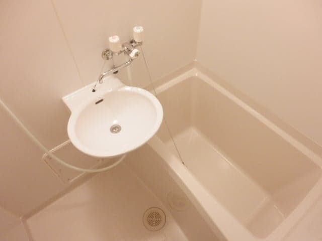 Room image 16