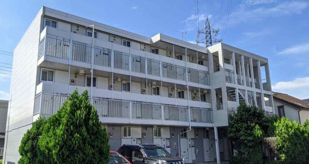 Main exterior of leopalace Garden Place