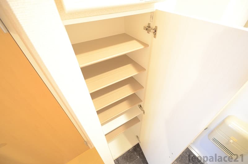 Room image 11
