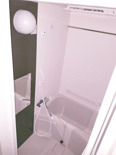 Room image 8