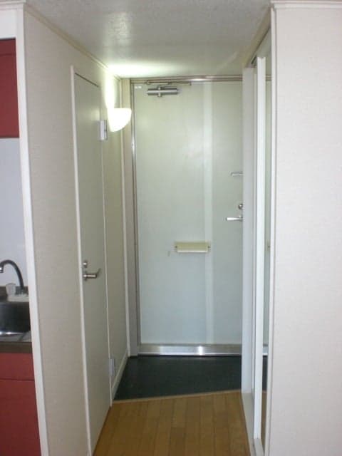 Room image 10