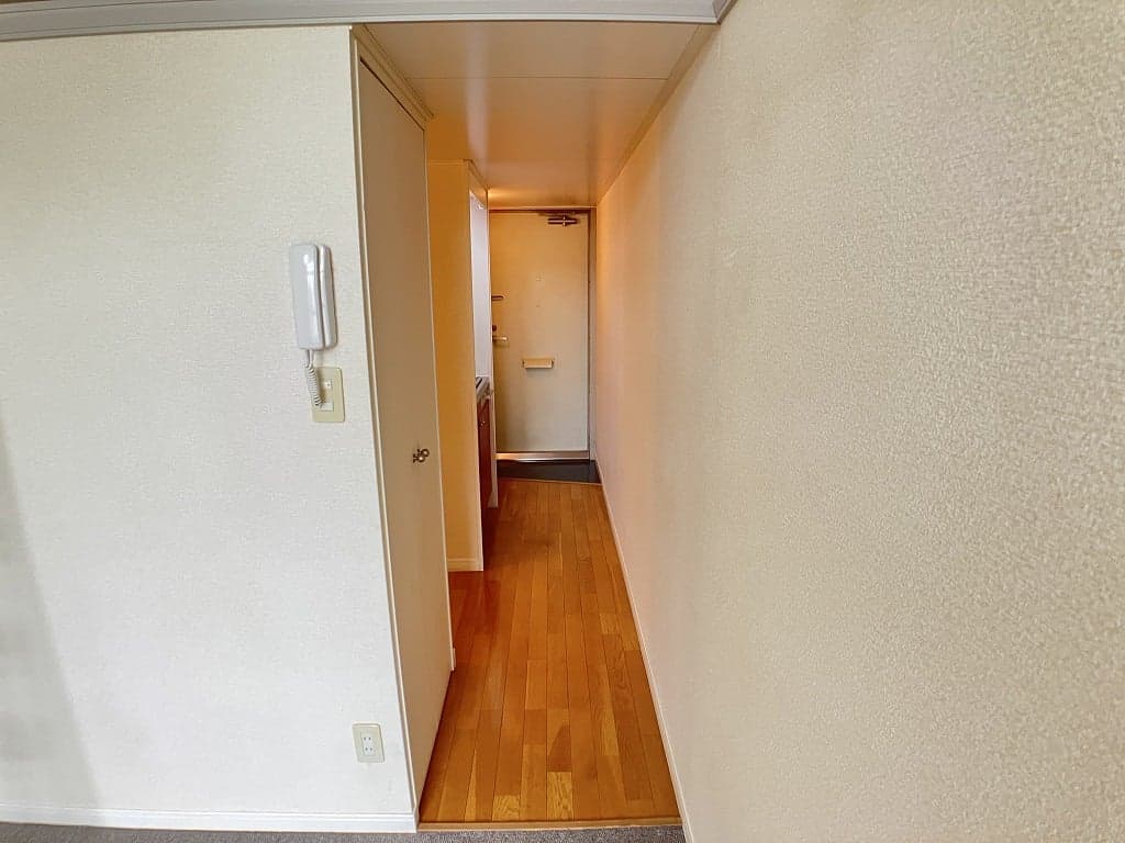 Room image 13