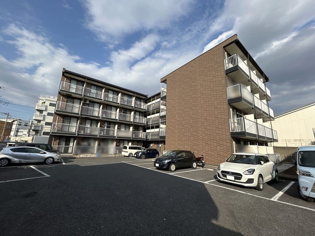 Main exterior of leopalace Niza Sun Heights