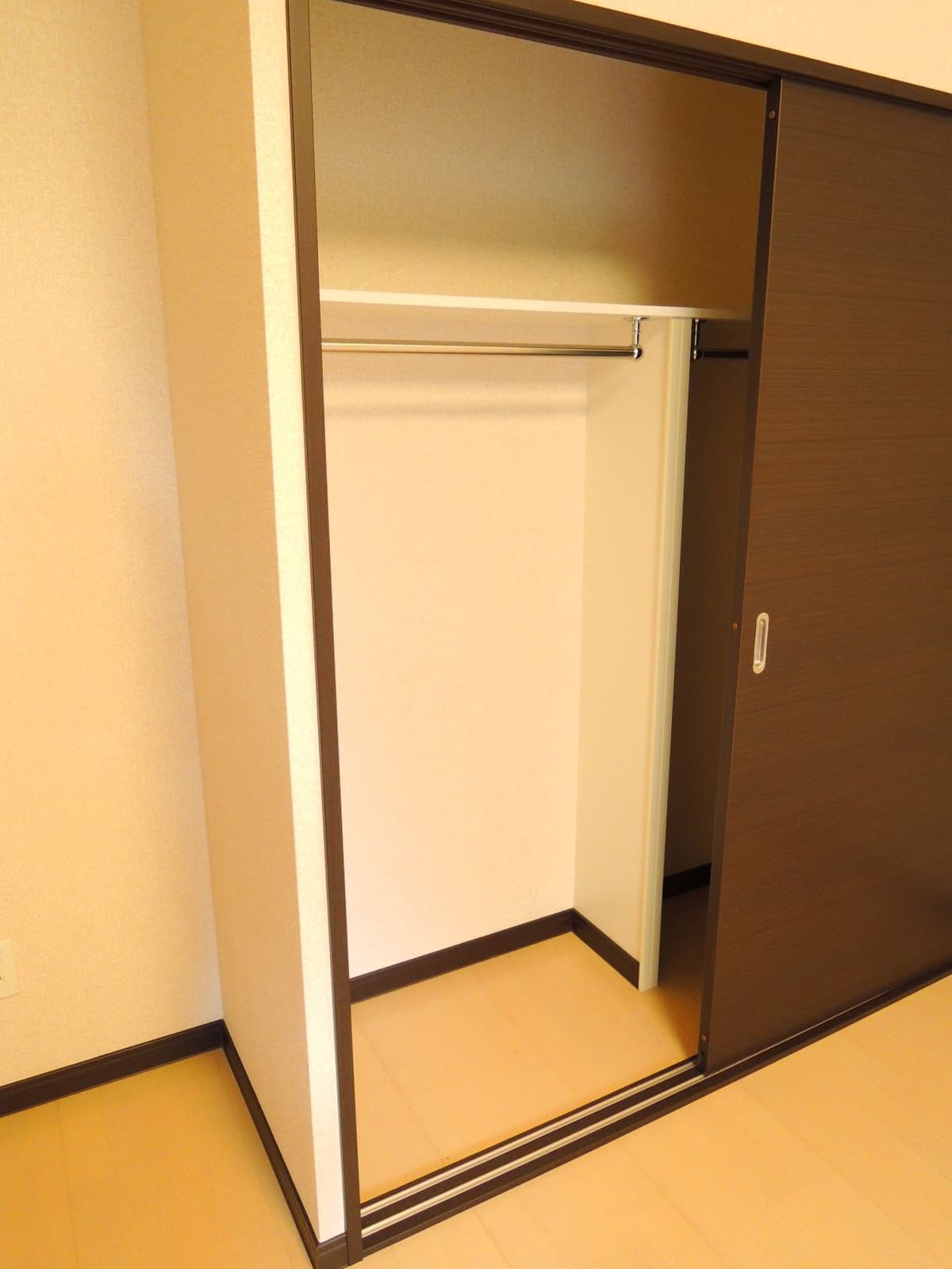 Preview interior of LEONEXT Sayaka