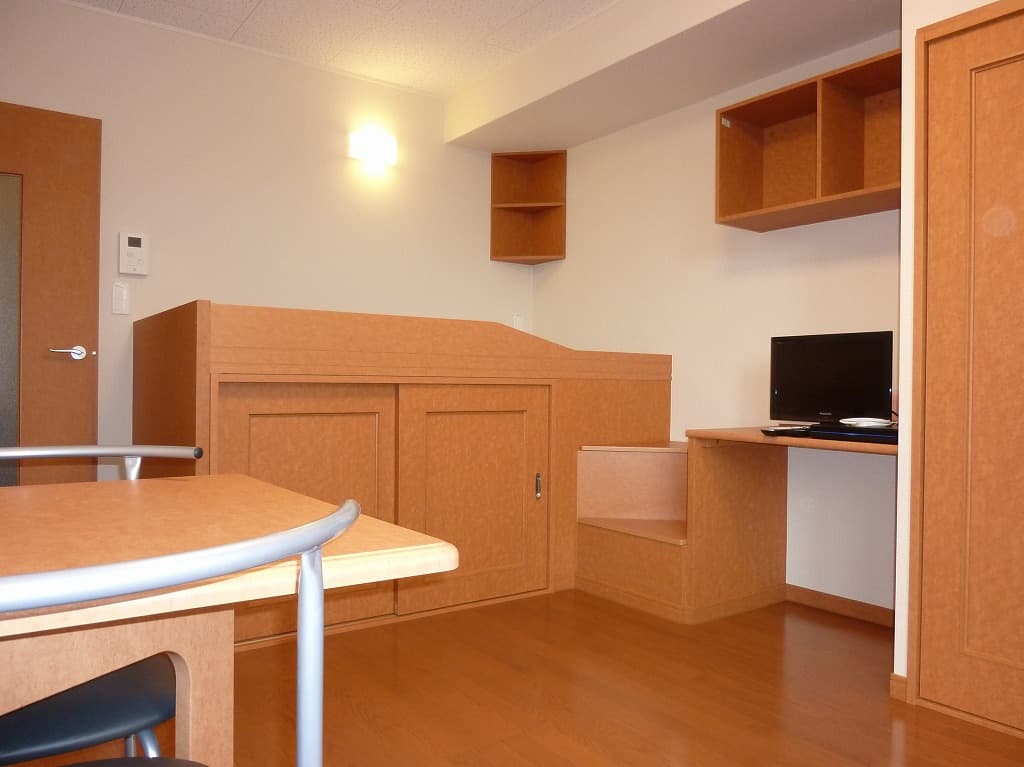 Room image 8