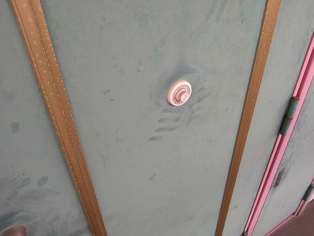 Room image 9