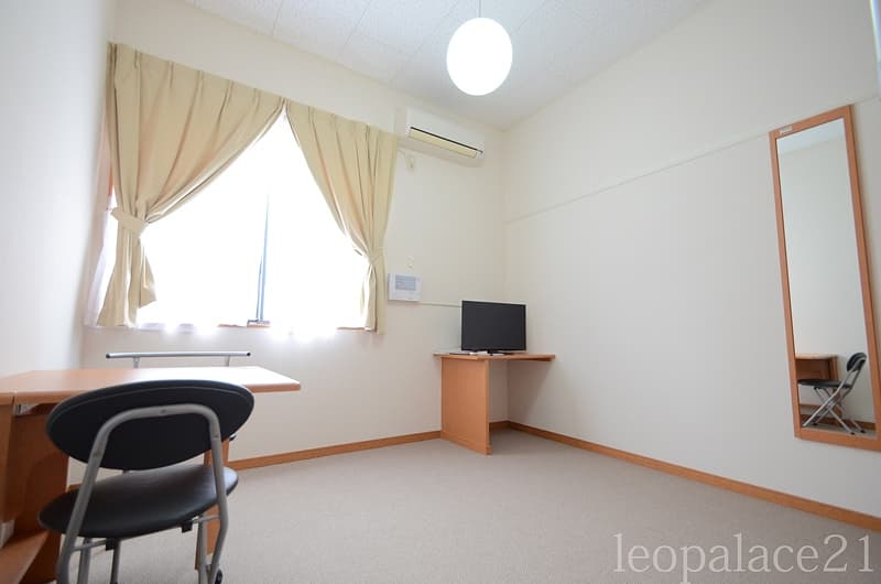 Room image 12