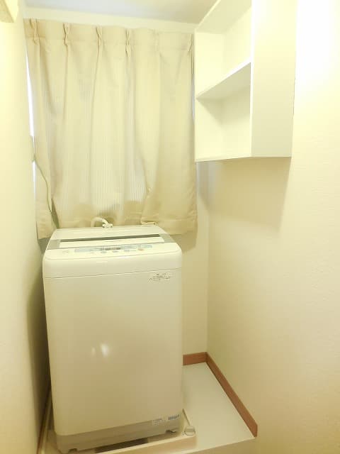 Room image 16