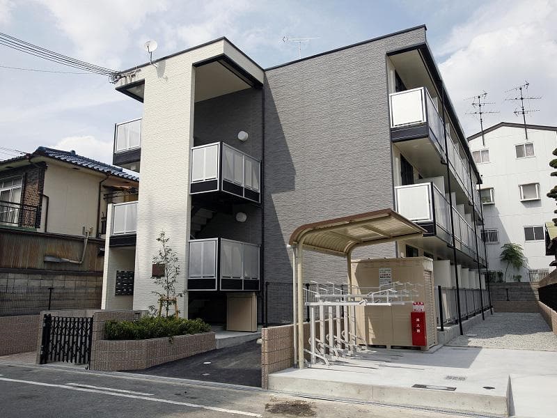 Main exterior of leopalace Minami Sumiyoshi