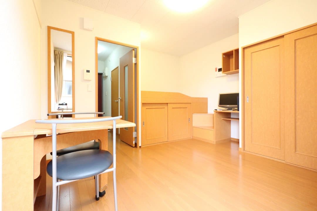 Room image 9