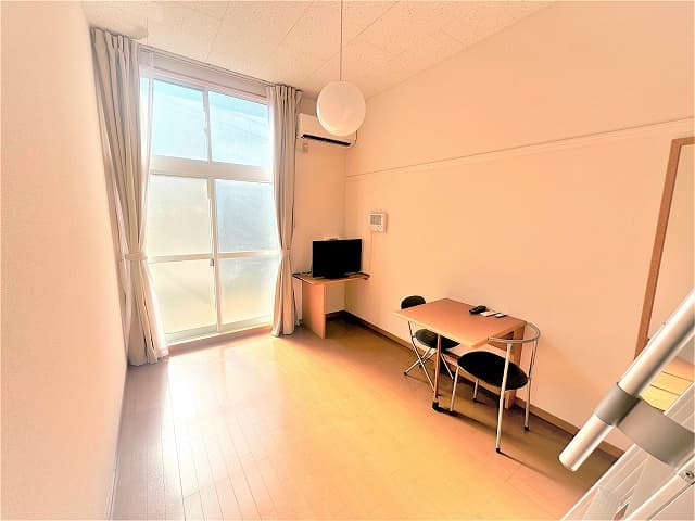 Room image 11