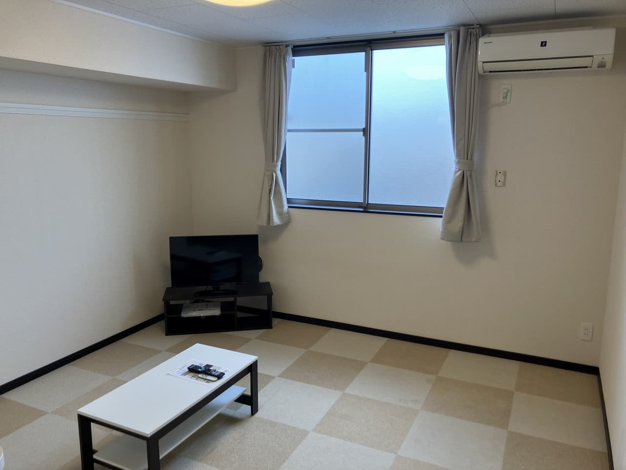Room image 8
