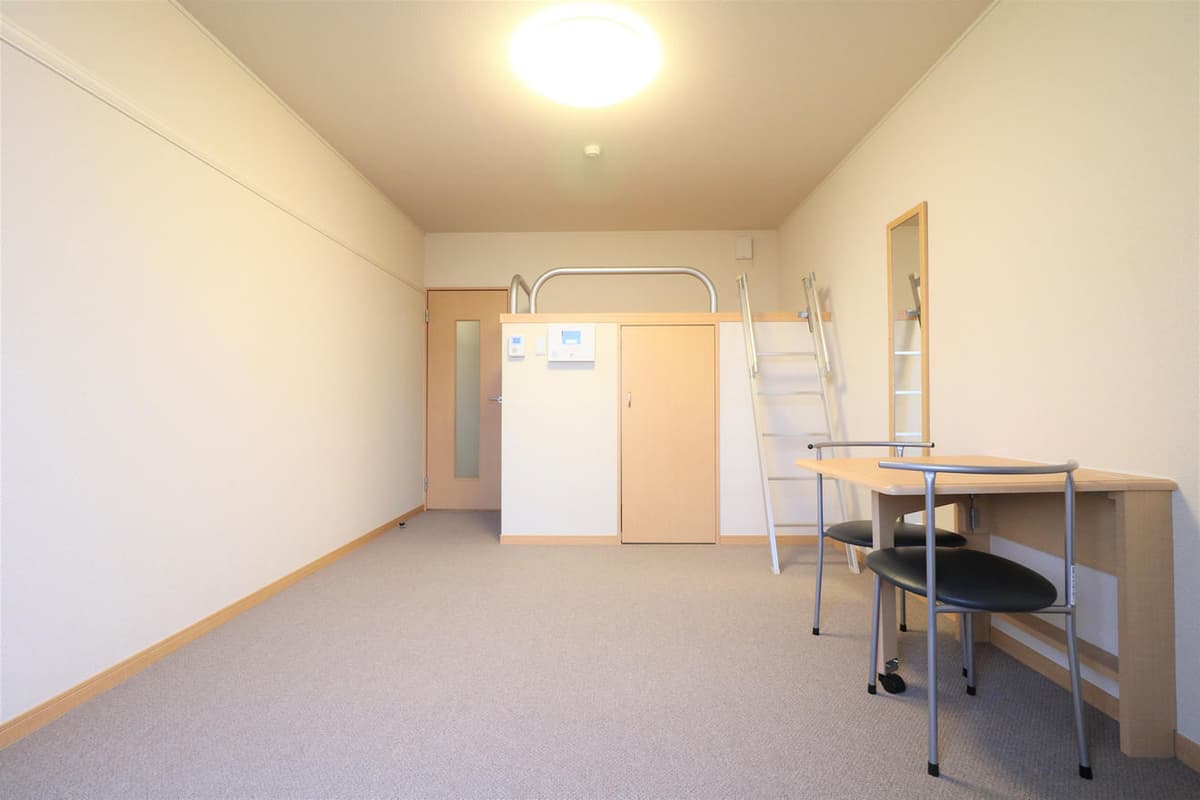 Room image 12