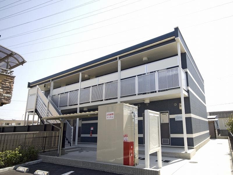 Main exterior of LEONEXT AQUA TIMES
