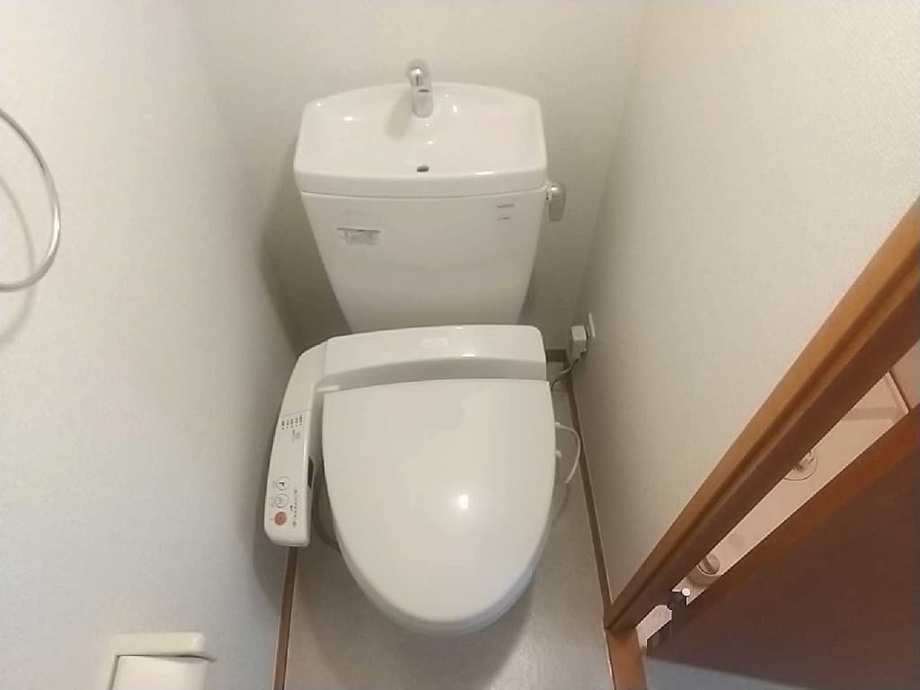 Room image 8