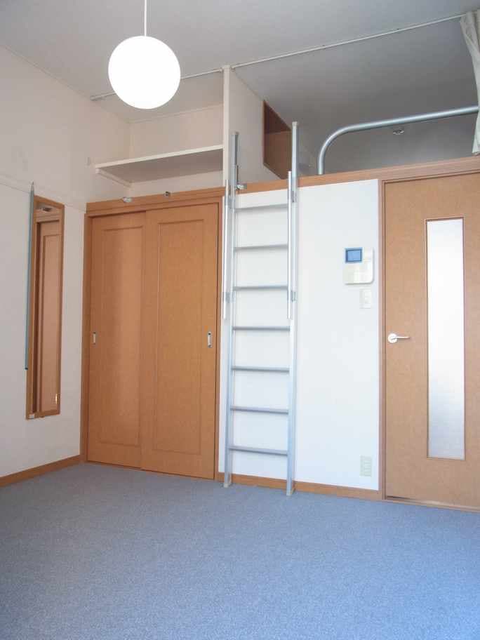 Room image 8