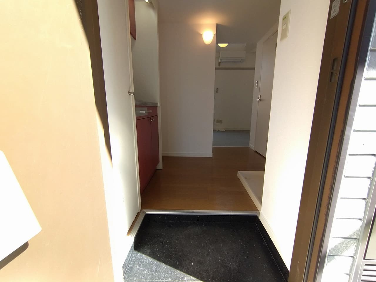 Room image 12