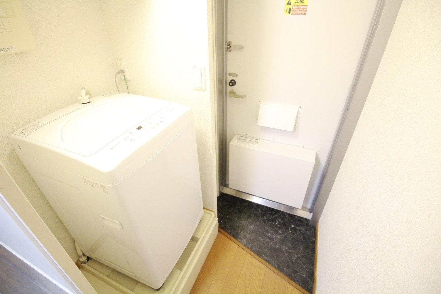 Room image 16