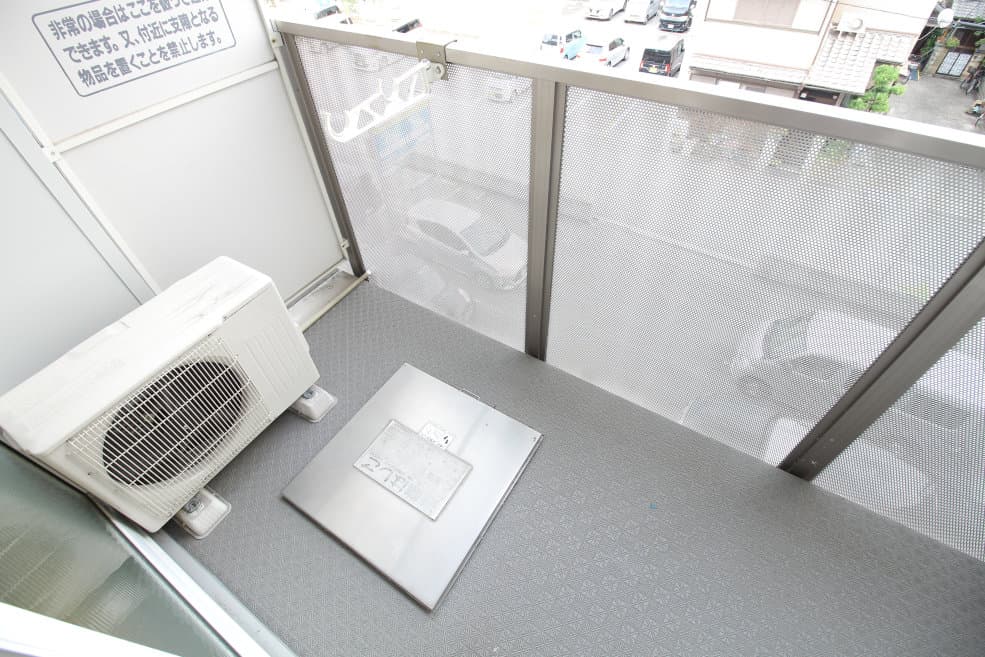 Room image 12
