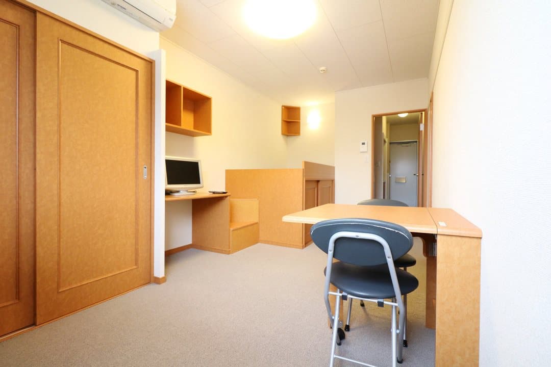 Room image 13