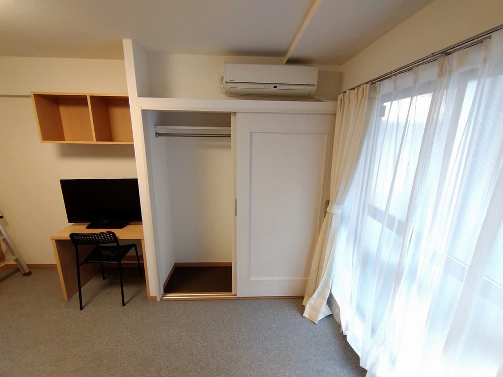 Room image 10