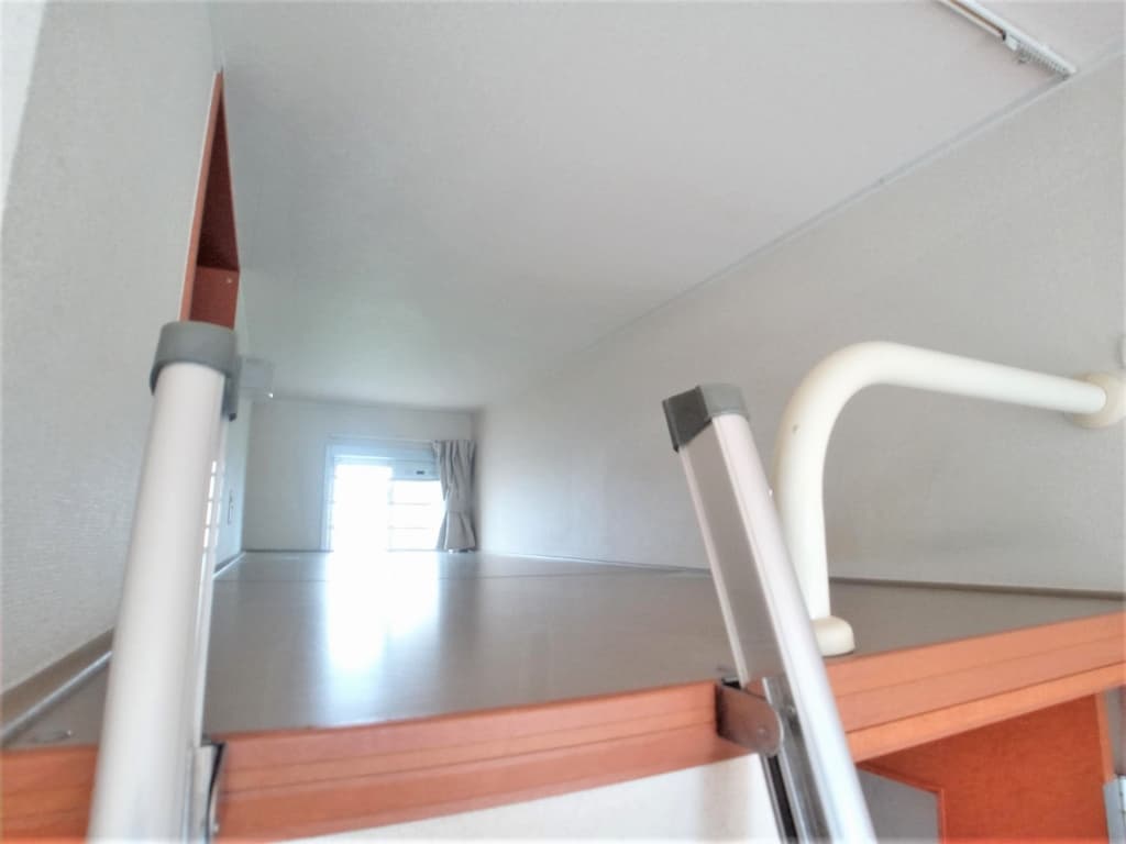 Room image 8