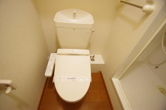 Room image 9