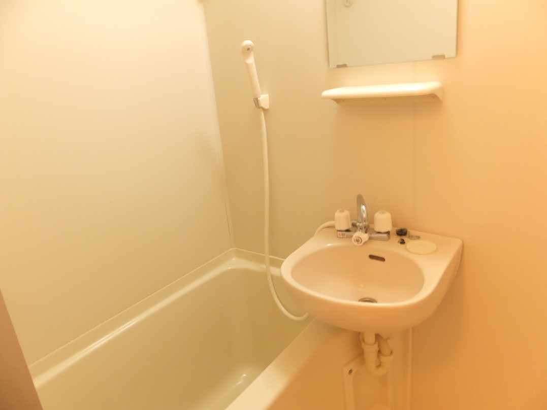 Room image 8