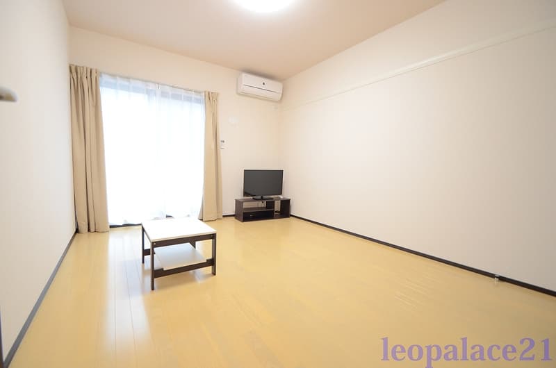 Room image 11