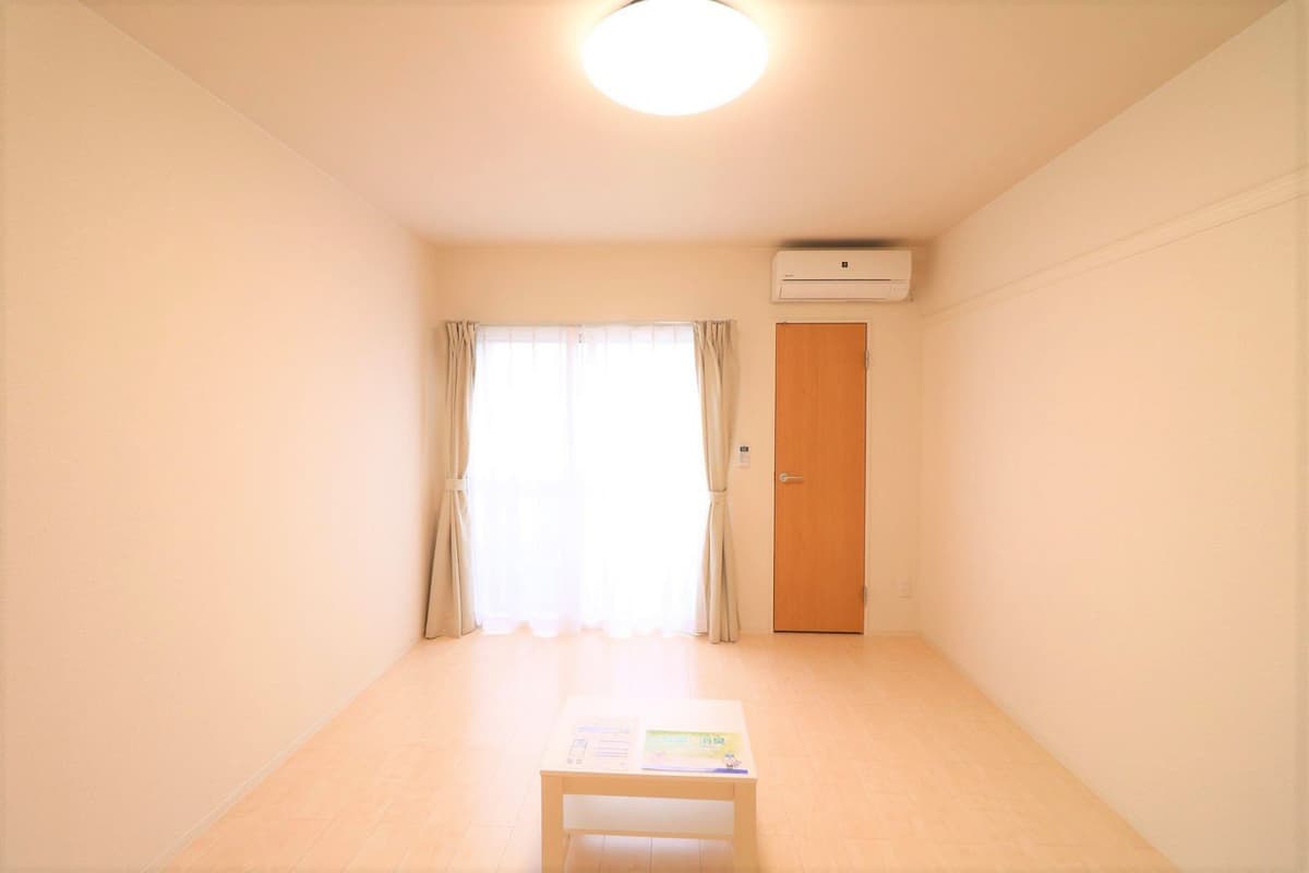 Room image 16