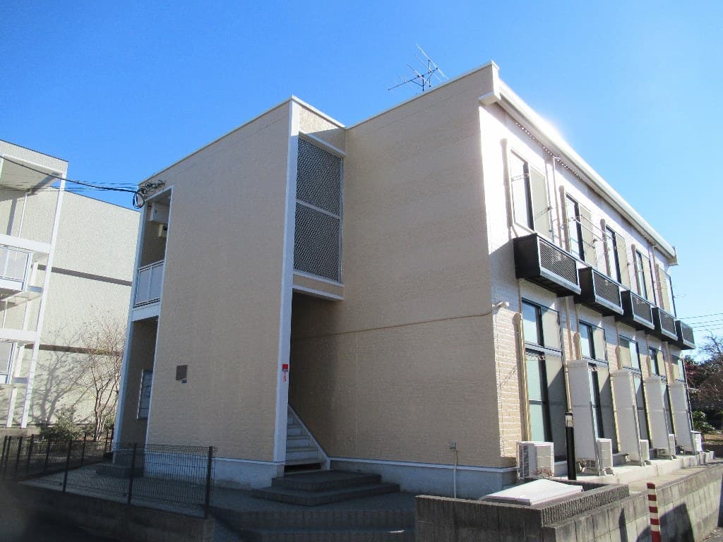 Main exterior of leopalace Yorozuya E