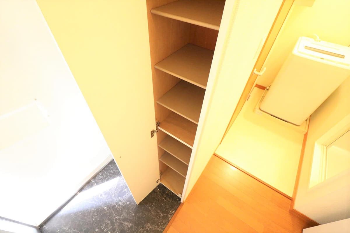 Room image 11