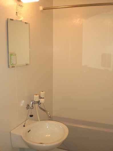 Room image 8