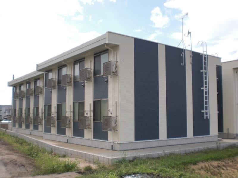 Main exterior of LEONEXT Grandeur I