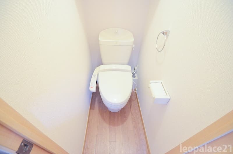 Room image 10