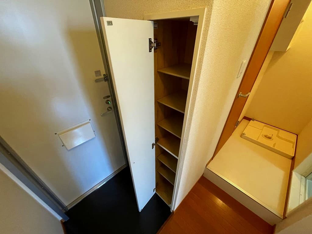 Room image 13