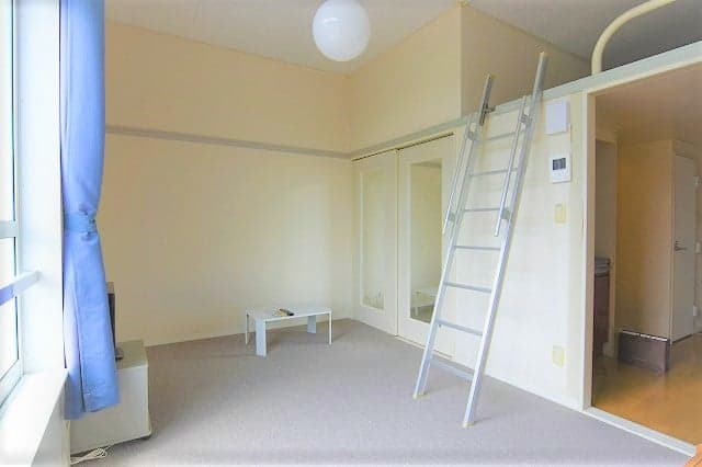 Room image 8