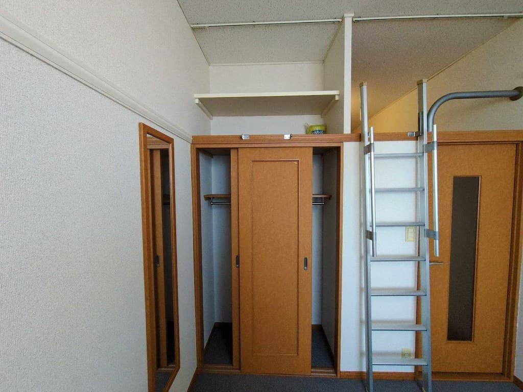 Room image 9