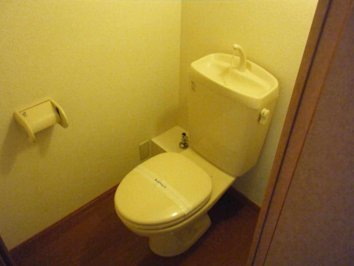 Room image 15