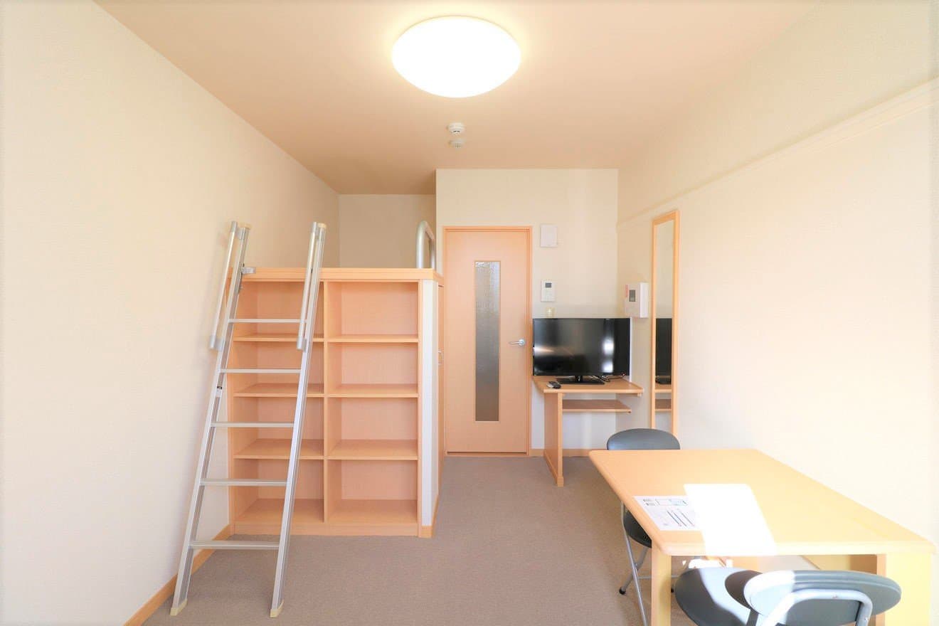 Room image 13